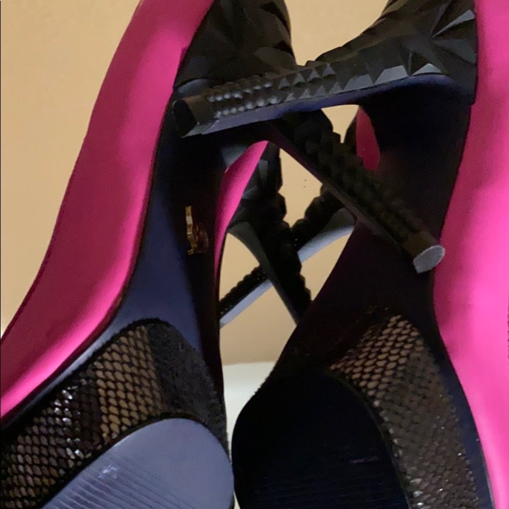 Heels - Picture 2 of 7